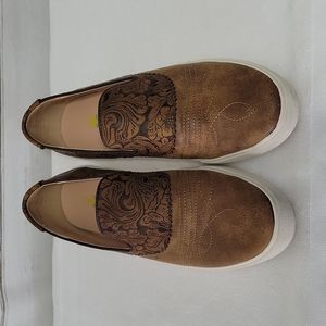 Volatile women's  embossed sneakers